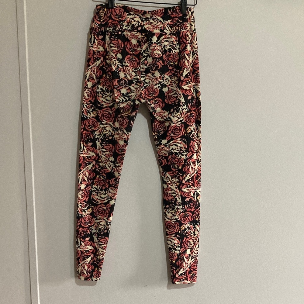 LuLaRoe Kids Leggings - Floral Black and Red - Picture 3 of 6